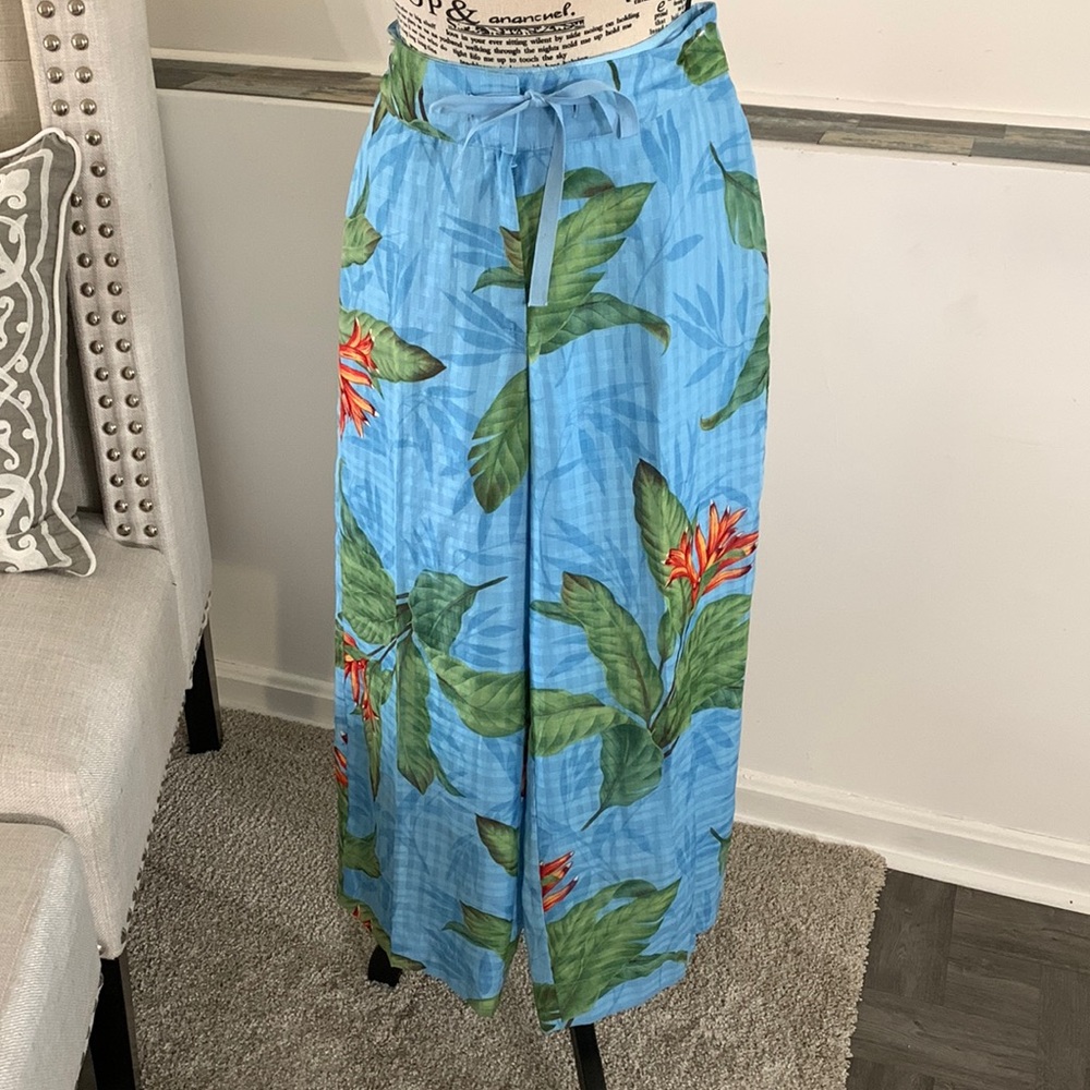 Tommy Bahama Drawstring Capri Pants